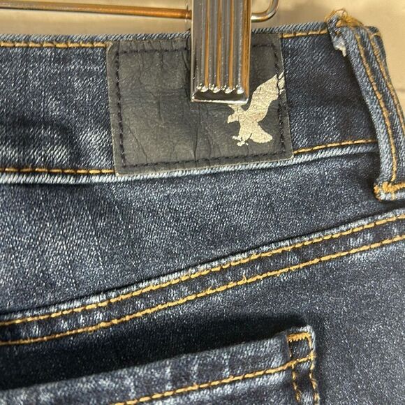 American Eagle Shorts Women’s 10 Blue  Midi Cut off Denim AE - Picture 2 of 9